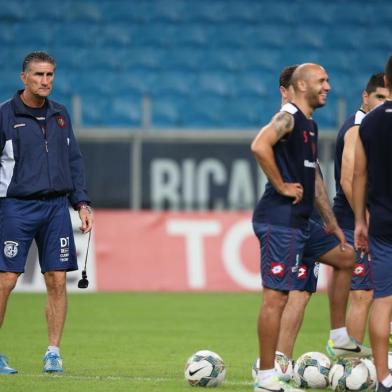  

PORTO ALEGRE - RS - BRASIL - 29-04-2014 - Time San Lorenzo, adversário do Grêmio amanhã pela Libertadores, faz recolhecimento de campo na Arena.(FOTO:MAURO VIEIRA/AGENCIA RBS)