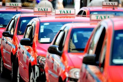  PORTO ALEGRE, RS, BRASIL, 23/01/2013, 13:00hs. Serviço de taxi em Porto Alegre . (Foto: FERNANDO GOMES/ ZERO HORA).