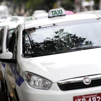  Caxias do Sul - RS - Brasil. 01/04/2013.Pauta sobre insegurança dos taxistas.Foto: Daniela Xu