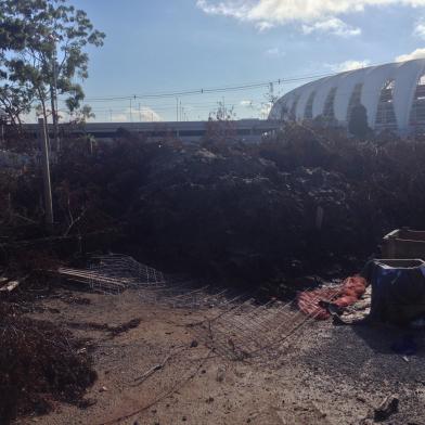 RDGOL, lixo, Beira-Rio, 09/05/2014