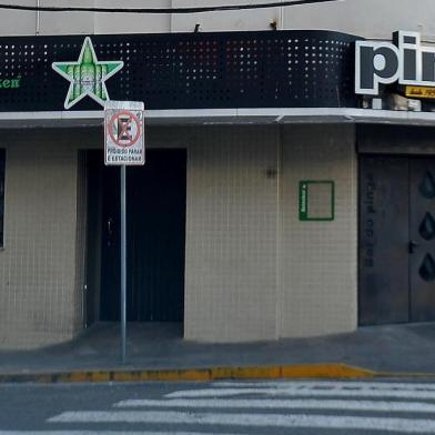  

SANTA MARIA,RS,14/05/2014,BRASIL_ Bar do Pingo e Mariachis Bar tiveram seus alvarás de localização suspensos pela prefeitura. O Pingo foi notificado na última terça-feira, enquanto o Mariachis recebeu a notificação na quarta-feira. Para voltar a funcionar os bares devem fazer adequações junto a Secretaria de Desenvolvimento Urbano.FOTOS: Fernando Ramos/Agência RBS