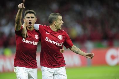  

PORTO ALEGRE, RS, BRASIL, 14-05-2014: Copa do Brasil, 2ª Fase, Jogo de volta - Inter x Cuiabá no estádio Beira-rio. (Foto: CARLOS MACEDO/Agência RBS, ESPORTE)
Jogador Alex abre o placar, Inter 1x 0 Cuiabá