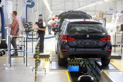  JOINVILLE, SC, BRASIL, 15-05-2014; Linha de montagem da BMW, Perini Business Park. (foto: Rodrigo Philipps/ Agencia RBS, ECONIMIA)