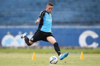 PORTO ALEGRE, RS, BRASIL. Treino do Grêmio no Olímpico. Na foto, jogador Luan.Foto: Diego Vara/Agência RBS