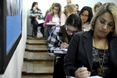  PORTO ALEGRE, RS, BRASIL, 07/08/2012, 15h: matéria sobre dicas de preparação para concursos públicos, em foto para o caderno Empregos (Foto Félix Zucco/Agência RBS).