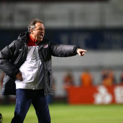  

CAXIAS DO SUL, RS, BRASIL, 25-05-2014 - Brasileirão - 7ª Rodada, Inter x Cruzeiro no estádio Centenário.(FOTO:FÉLIX ZUCCO / AGENCIA RBS)
Técnico Abel Braga