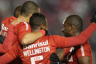  

CAXIAS DO SUL, RS, BRASIL, 28-05-2014 - Brasileirão - 8ª Rodada - Inter x Chapecoense no estádio Centenário.(FOTO:JEFFERSON BOTEGA/ AGENCIA RBS)
Jogador Wellington Paulista abre o placar - Inter 1x0 Chapecoense