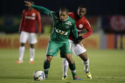  

CAXIAS DO SUL, RS, BRASIL, 28-05-2014 - Brasileirão - 8ª Rodada - Inter x Chapecoense no estádio Centenário.(FOTO:JEFFERSON BOTEGA/ AGENCIA RBS)