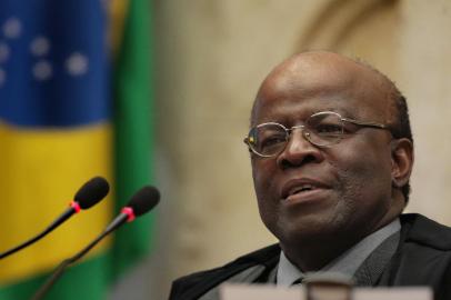  

O presidente da Corte, ministro Joaquim Barbosa, votou pela rejeição dos embargos infringentes na Ação Penal (AP) 470. Foto: Carlos Humberto/SCO/STF (11/09/2013)