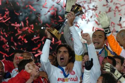 ***  inter  ***
Inter Campeão do Mundo,Jogador Fernandão (com a taça)