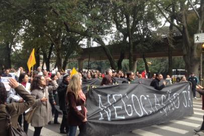 greve - porto alegre - rdgol - servidores municipais - rdgol - 10/06/2014