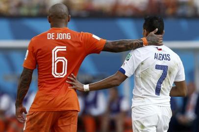 USO EXCLUSIVO GAÚCHA, Nigel de Jong, Alexis Sánchez, holanda, chile, copa do mundo, rdgol