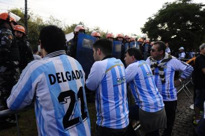  

PORTO ALEGRE, RS, BRASIL - 25-06-2014 - Torcedores da Argentina já tomam as ruas no entorno do Beira-Rio (FOTO: RONALDO BERNARDI/AGÊNCIA RBS)