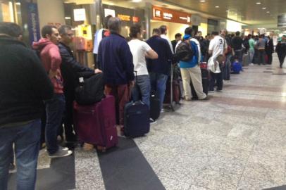 argentinos - aeroporto - poa - rdgol - 26/06/2014