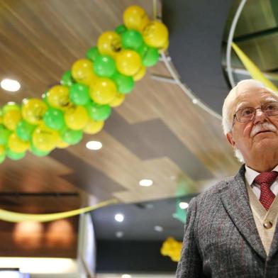  PORTO ALEGRE, RS, BRASIL, 09-06-2014 : Retrato do Adelino Colombo, fundador e presidente da Lojas Colombo, para a série Com A Palavra. (Foto: BRUNO ALENCASTRO/Agência RBS, Editoria Geral)