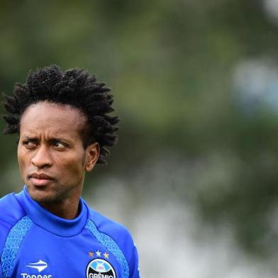  

PORTO ALEGRE , RS , BRASIL , 16-06-2014: Grêmio se reapresenta depois de recesso da Copa. Jogador : Zé Roberto  (FOTO : FERNANDO GOMES / AGENCIA RBS / ESPORTES )