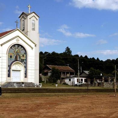  

A exemplo do que se transformou Cazuza Ferreira após a decadência das serrarias na década, Jaquirana corre o risco de se tornar uma cidade fantasma caso as madeireiras não consigam se adaptar ao rigor das leis ambientais.