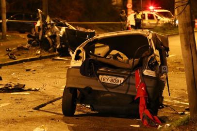  Acidente entre dois carros, resulta em uma morte.