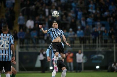  

PORTO ALEGRE, RS, BRASIL ¿ 27-07-2014 ¿ Jogo entre Grêmio x Coritiba, na Arena do Grêmio, partida válida pela décima segunda rodada do Campeonato Brasileiro 2014. Jogador Pará (FOTO: BRUNO ALENCASTRO/AGÊNCIA RBS)