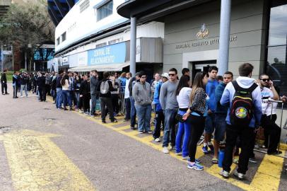  

PORTO ALEGRE, RS, BRASIL - 07-08-2014 - Começou a venda de ingressos para o Gre-Nal 402, ocorrerá no próximo domingo 10 de agosto (FOTO: RONALDO BERNARDI/AGÊNCIA RBS)