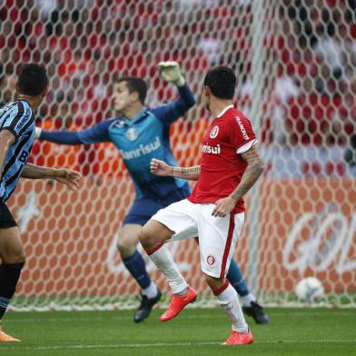  

PORTO ALEGRE, RS, BRASIL ¿ Gre-Nal 402. 14ª rodada do Brasileirão. Jogo clássico Gre-Nal no Estádio Beira-Rio (FOTO: MAURO VIEIRA/AGÊNCIA RBS)