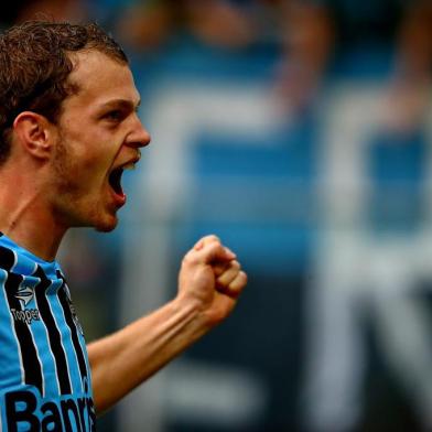  PORTO ALEGRE, RS, BRASIL - Brasileirão 2014, 15ª Rodada - Grêmio x Criciúma na Arena do Grêmio.(FOTO: RICARDO DUARTE/AGÊNCIA RBS)Jogador Lucas Coelho faz o segundo gol do Grêmio