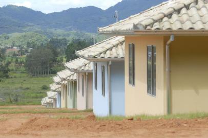  Alterações sugeridas pelo Ministério Público a Secretaria de Habitação e Regularização Fundiária para o Loteamento Harmonia foram atendidas.