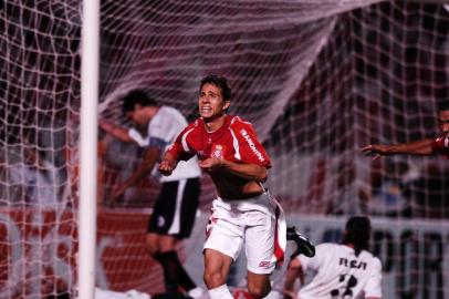 *** JBotega - Inter X Est Prorrogração ***Final da copa Sulamericana.Estádio Beira-rio Porto Alegre.Internacional X Estudiantes,gol do jogador Nilmar Fonte: BD ZH Fotógrafo: Jefferson Botega