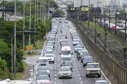  

PORTO ALEGRE,RS, BRASIL, 05/04/12
FOTO: RONALDO BERNARDI / ZERO HORA
Saída da capital para o feridão da Páscoa / Avenida Castelo Branco