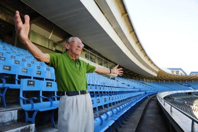  PORTO ALEGRE,RS, BRASIL, 20/11/12FOTO:FERNANDO GOMES/ ZERO HORAHélio Dourado, ex-presidente gremista e que contruiu o anel superior do estádio.