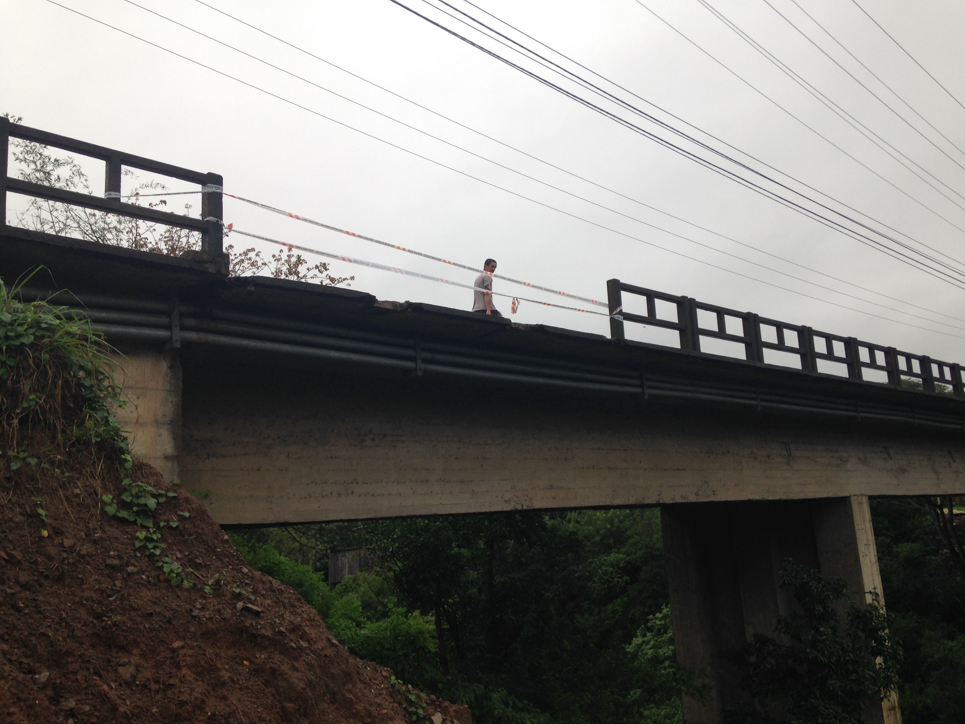 Muro de contenção – Ponte Pedras