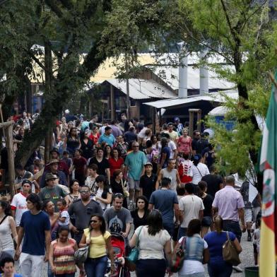  PORTO ALEGRE, RS, BRASIL, 14/09/2014: Movimento intenso no Acampamento Farroupilha, no Parque Maurício Sirotsky Sobrinho, na região central de Porto Alegre. (Foto: Mateus Bruxel / Agência RBS) 