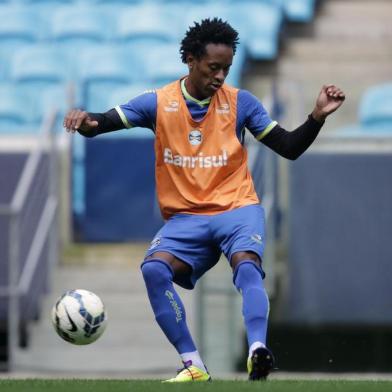  PORTO ALEGRE,RS,BRASIL, 10-07-2014. Treino do Grêmio. Jogador Zé Roberto. (FOTO: RICARDO DUARTE/AGENCIA RBS/ESPORTE)