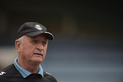  

PORTO ALEGRE, RS, BRASIL, 26-09-2014:Treino do Grêmio no estádio Olímpico.(Foto: LAURO ALVES/Agência RBS)
Técnico Felipão