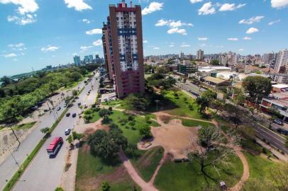  PORTO ALEGRE, RS, BRASIL, 22/09/2014: Projeto prevê binário entre as avenidas Praia de Belas e Borges de Medeiros, em Porto Alegre. Praça Rotary. (Omar Freitas/Agência RBS)