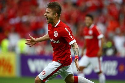  

PORTO ALEGRE, RS, BRASIL, 14-09-2014:Campeonato Brasileiro - 21ª Rodada - Inter x Botafogo no estádio Beira-Rio.(MAURO VIEIRA/AgênciaRBS).
Jogador Eduardo Sasha faz o segundo gol do Inter