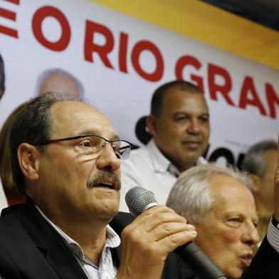  

PORTO ALEGRE, RS, BRASIL, 05/10/2014: O candidato ao governo do RS José Ivo Sartori (PMDB) durante coletiva no Diretório Municipal do PMDB. Ele vai disputar o segundo turno da Eleição 2014. (Foto: Mateus Bruxel / Agência RBS)