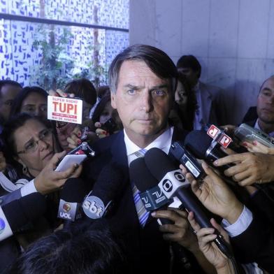  BRASILIA, DF, BRASIL, 11-2-2014: Dep. Jair Bolsonaro (PP-RJ) fala sobre sua candidatura a presidência da CDHM. Jair Messias Bolsonaro é um militar da reserva e político brasileiro. De orientação política de direita, cumpre sua sexta legislatura na Câmara dos Deputados do Brasil, eleito pelo Partido Progressista. (Fotos: Gustavo Lima / Câmara dos Deputados, NOTICIAS)Indexador: GUSTAVO LIMA