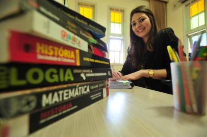  

SANTA MARIA , RS , BRASIL , 13/10/2014
A estudante de medicina da UFSM, Larissa Reghelin Comazzetto, que tirou nota 1000 na redação do Enem.
FOTO JEAN PIMENTEL / AGÊNCIA RBS, GERAL