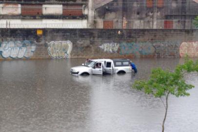 Voluntários da Pátria - chuva - rdgol - 17/10/2014