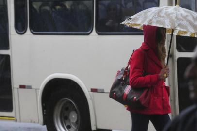  

CAXIAS DO SUL,RS, BRASil (17/102014) Primavera Chuvosa. Chuva persiste na tarde de Caxias do Sul. Clima 2014. (Roni Rigon/Pioneiro)