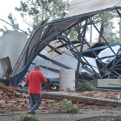  

Um dos locais mais destruídos pelo vendaval em Júlio de Castilhos foi o parque da Expojuc