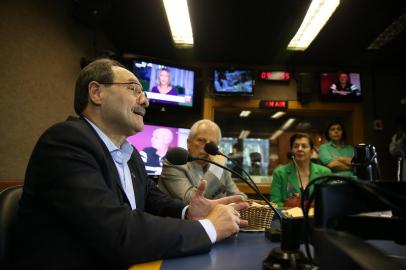  

PORTO ALEGRE, RS , BRASIL , 27-10-2014- José Ivo Sartori eleito governador do RS em entrevista na Rádio Gaúcha 
 (FOTO: FERNANDO GOMES / AGENCIA RBS )