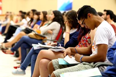  

Caderno VEstibular promove Aulão na Assesc