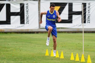 zol - zagueiro - rhodolfo - grêmio - treino - separado - 30/10/2014