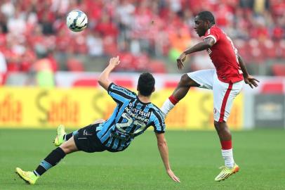  PORTO ALEGRE, RS, BRASIL ¿ Gre-Nal 402. 14ª rodada do Brasileirão. Jogo clássico Gre-Nal no Estádio Beira-Rio (FOTO: DIEGO VARA/AGÊNCIA RBS)Jogadores Rodriguinho e Willians