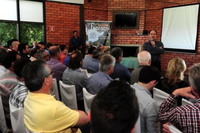 CAXIAS DO SUL, RS, BRASIL,08/11/2014 - Governador Eleito José Ivo Sartori (PMDB), agradece a votação obtida em Nova Pádua (JONAS RAMOS/PIONEIRO)
Indexador: RONI RIGON