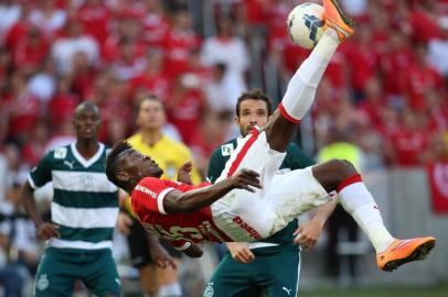  

PORTO ALEGRE, RS, BRASIL ¿ 16-11-2014 - Jogo entre Inter e Goiás no estádio Beira Rio pela 34ª Rodada do Brasileirão (FOTO: DIEGO VARA/AGÊNCIA RBS)