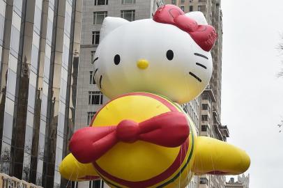 88th Annual Macys Thanksgiving Day ParadeBalão Hello Kitty durante o desfile do Dia de Ação de Graças em Nova York.Editoria: ACELocal: New YorkIndexador: Theo WargoSecao: PeopleFonte: GETTY IMAGES NORTH AMERICAFotógrafo: STF