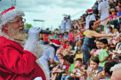  NATAL INFANTIL DO INTER-SM_ Hoje, das 14h às 16h30min aconteceu o 6º Natal Infantil do Inter SM, no estádio Presidente Vargas. O evento reuniu cerca de 700 crianças carentes, de 4 a 10 anos, de escolas municipais e estaduais, e do bairro.